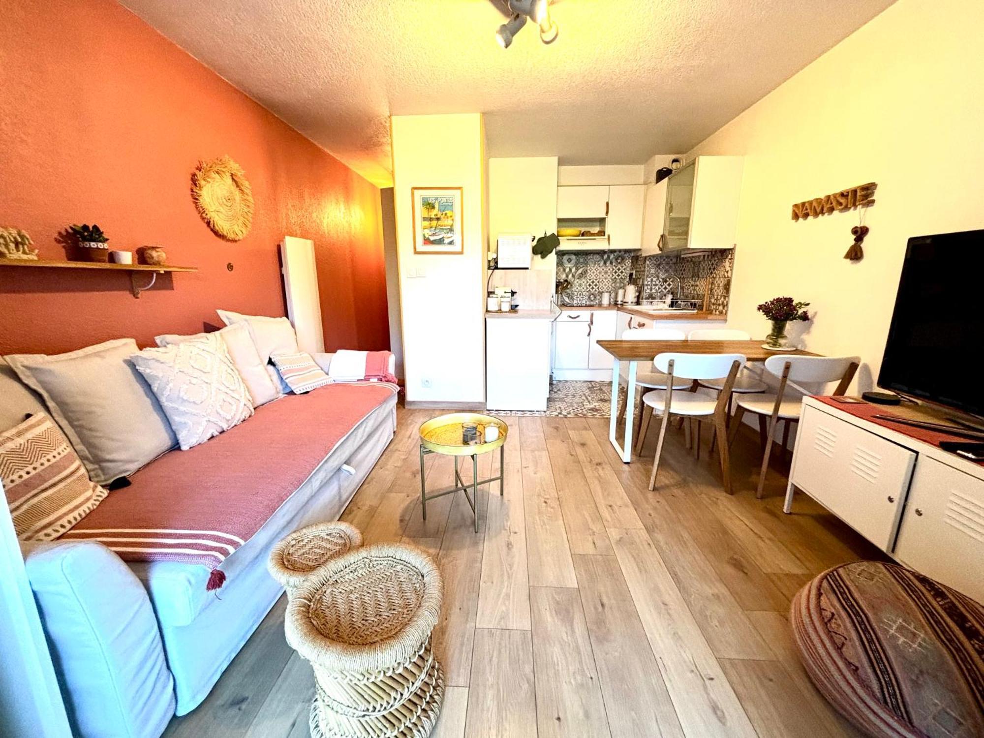 La Petite Pinede Studio Climatise Proche Plage Санари-сюр-Мер Екстериор снимка